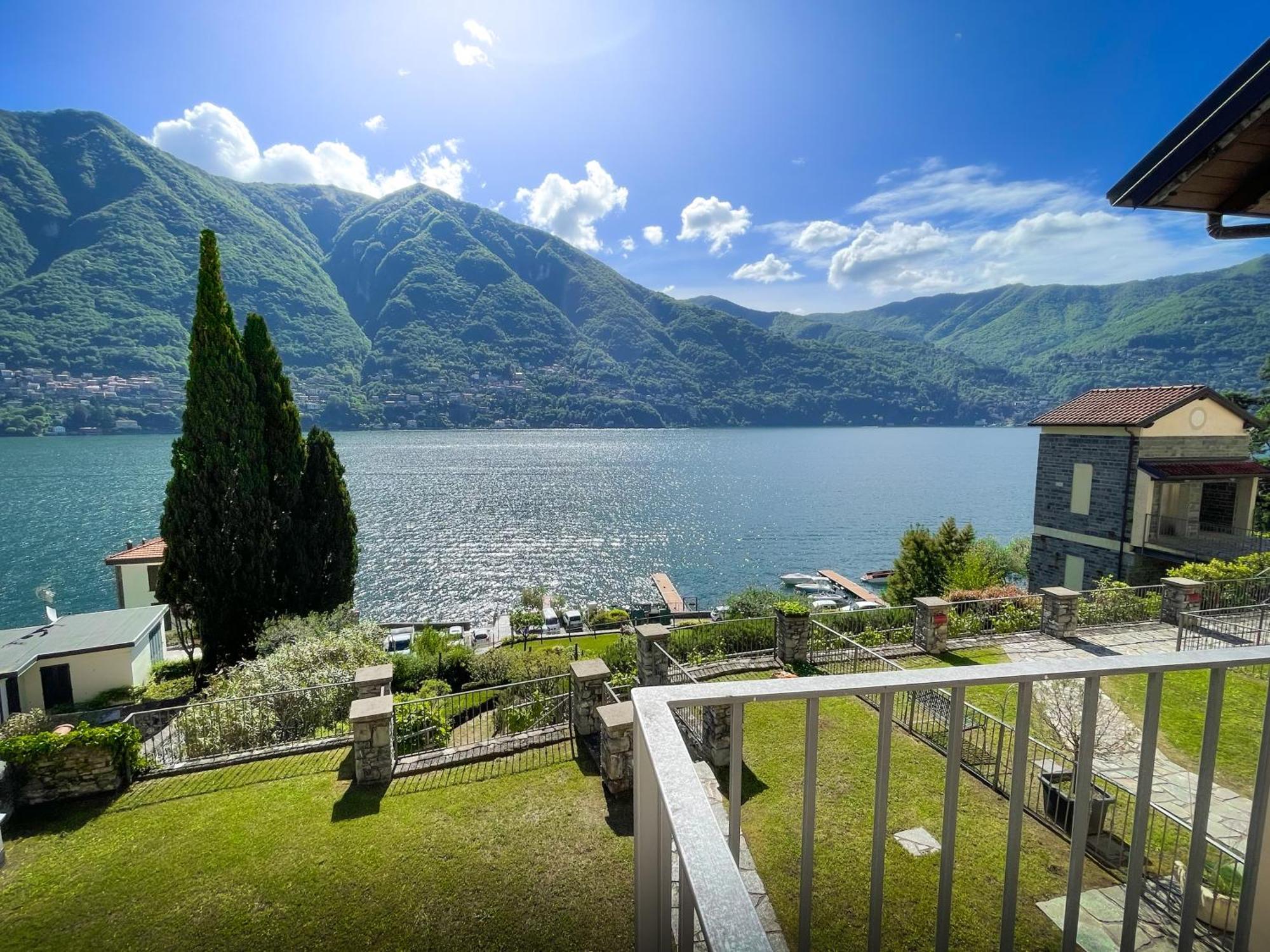 Villa Luminosa Laglio - Private Parking, Garden Екстер'єр фото
